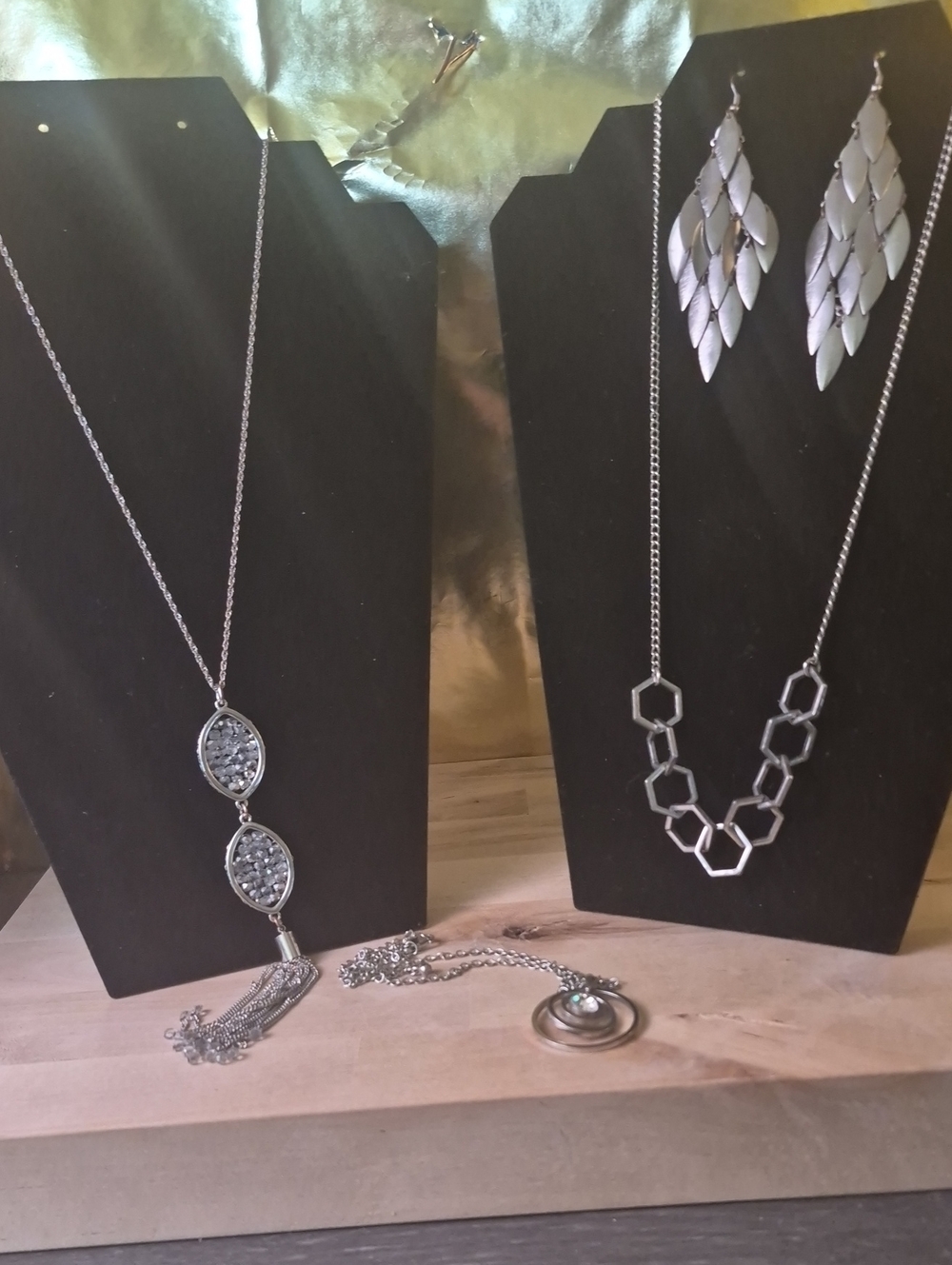 Silver Tone Women's Necklace and Earring Set - Metallic Silver